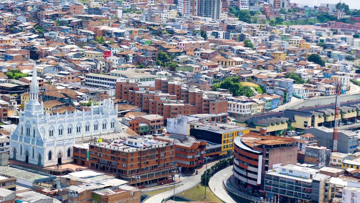Schema y datos estructurados como nuevo estándar SEO para pymes en Manizales 2026